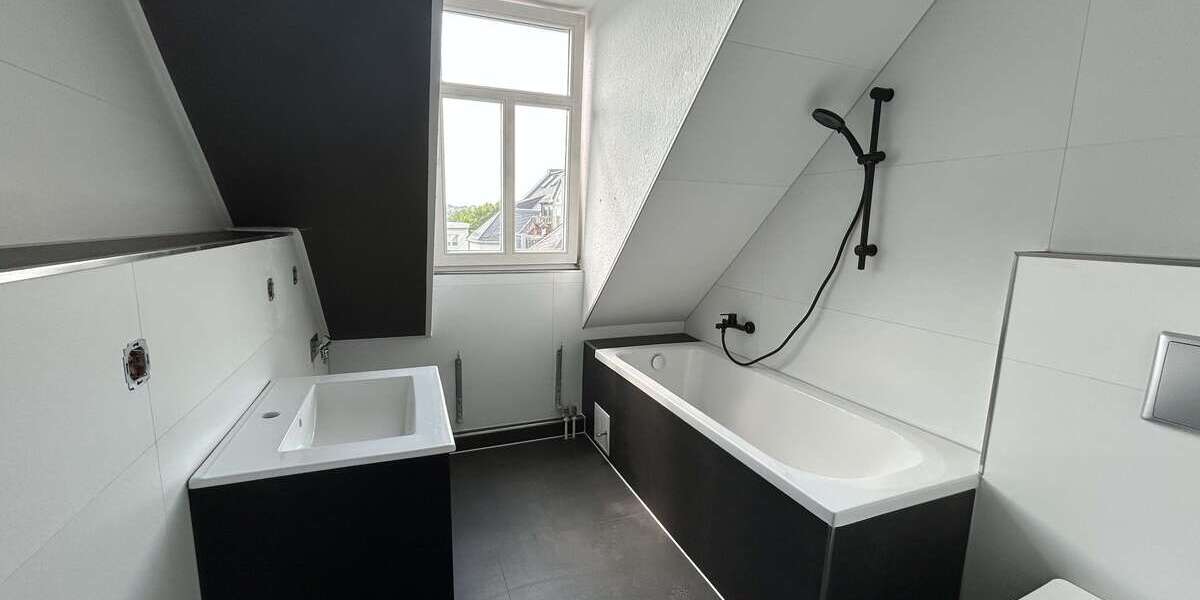 Etagenwohnung Plauen Neundorfer Vorstadt - 3 Zimmer, 88 m&sup2;, 572&euro; | Angebot:26480947