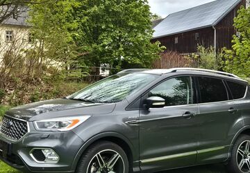 Ford Kuga 122.162 km 14.789 &euro; Röslau 95195